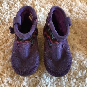Minnetonka purple ankle boots 10 toddler girl 🦄